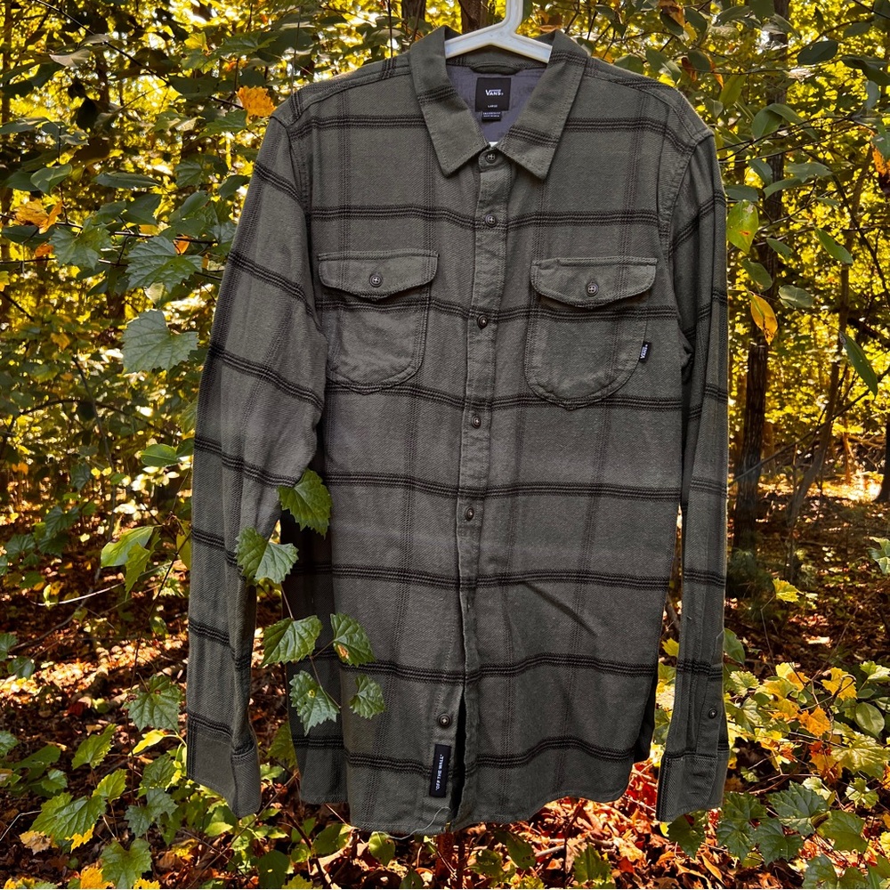 Vans Green Plaid Button-Up Shirt EUC